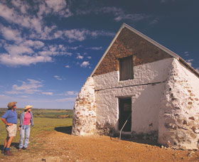 Oakabella Homestead - Attractions Melbourne 0