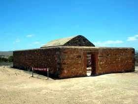 Powder Magazine - Attractions Melbourne 0