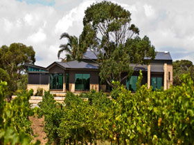Delacolline Estate - Attractions Melbourne 0