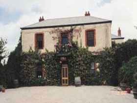 Clos Clare - Attractions Melbourne 0