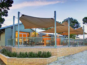 Partalunga Vineyard - Attractions Melbourne 0