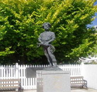 Alexander Cameron Statue - Attractions Melbourne