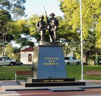 Vietnam War Memorial - Attractions Melbourne
