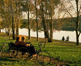 Weston Park - Attractions Melbourne 0
