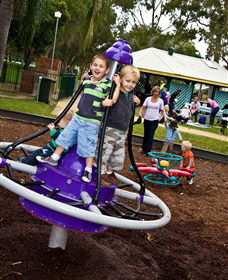 Laguna Park - Attractions Melbourne 0