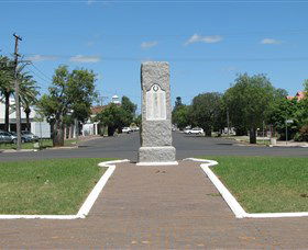 War Memorial And Heroes Avenue - Attractions Melbourne 0