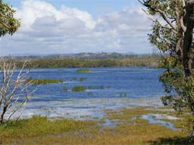 Lake Barfield - Attractions Melbourne 0