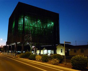 Tree Of Knowledge Memorial - Attractions Melbourne 0