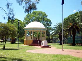 Kingaroy Memorial Park - Attractions Melbourne 0