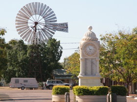 Between The Bougainvilleas Heritage Trail - Attractions Melbourne 0