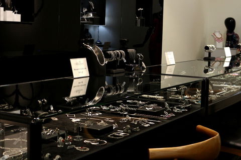 The Maharani Collection - Attractions Melbourne 1