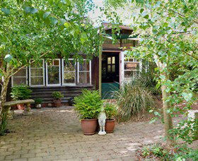 Gumnut Hideaway Gallery - Attractions Melbourne 0