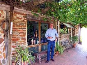 Stephen John Wines - Attractions Melbourne 0