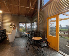 Zig Zag Rd Winery - Attractions Melbourne 1