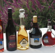 Hartzview Vineyard Heritage Pickers Hut Village - Attractions Melbourne