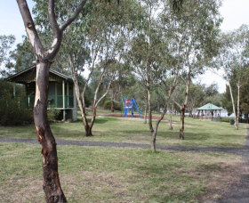 Lake Inverell Reserve - Attractions Melbourne 1
