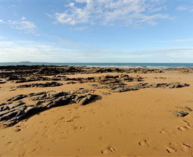 Canoe Point Beach And Parklands - Attractions Melbourne 1