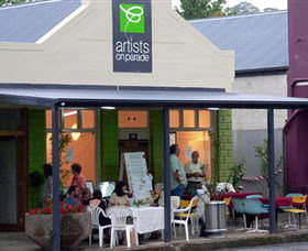 Artists On Parade Art Gallery - Attractions Melbourne 1