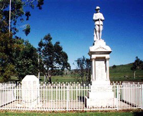 Cooyar War Memorial - Attractions Melbourne 0