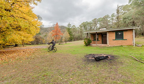 Major Clews Hut Walking Track - Attractions Melbourne 1