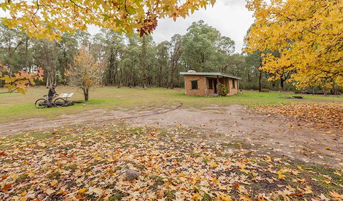 Major Clews Hut Walking Track - Attractions Melbourne 2