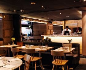 The Governor's Table Bar & Dining - Attractions Melbourne 0