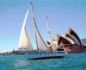 A Luxury Yacht On Sydney Harbour - Attractions Melbourne 1