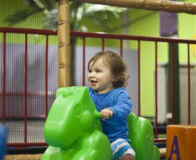 Monkey Mania EQ - Attractions Melbourne 3