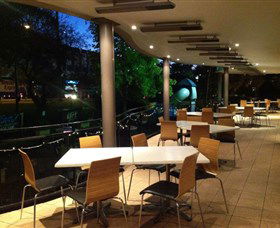 Castle Hill Tavern - Attractions Melbourne 0