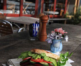 Dangar Island Cafe - Attractions Melbourne 3