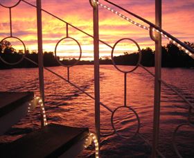Hawkesbury Paddlewheeler - Attractions Melbourne 1