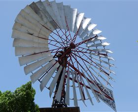 Barcaldine Windmill - Attractions Melbourne 0