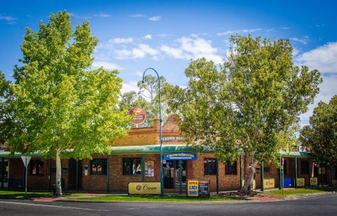 Crown Hotel Wentworth - Attractions Melbourne 0