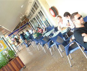 Beachfront Hotel - Attractions Melbourne 3
