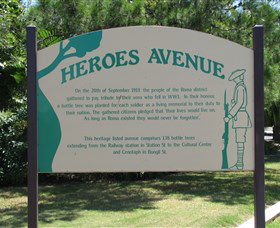 War Memorial And Heroes Avenue, Roma - Attractions Melbourne 2