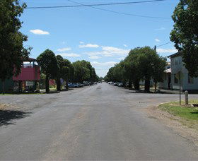 War Memorial And Heroes Avenue, Roma - Attractions Melbourne 3