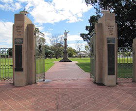 Goondiwindi War Memorial - Attractions Melbourne 0