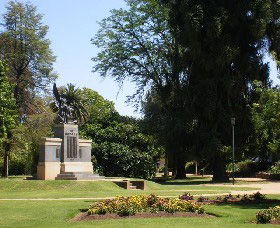 Cameron Park - Attractions Melbourne 1