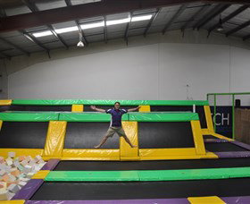Jump N Putt - Attractions Melbourne 0