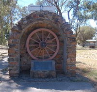 Jindera Pioneer Cairn - Attractions Melbourne