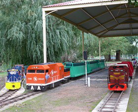 Holbrook Miniature Railway - Attractions Melbourne 1