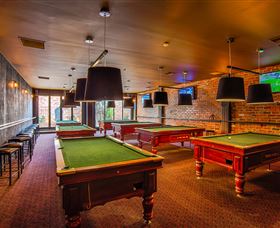 Civic Pub - Attractions Melbourne 0