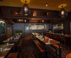 Civic Pub - Attractions Melbourne 3
