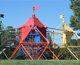 Fadden Pines Playground - Attractions Melbourne 0