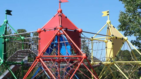 Fadden Pines Playground - Attractions Melbourne 3