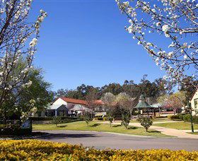 Hunter Valley Gardens Shopping Village - Attractions Melbourne 0