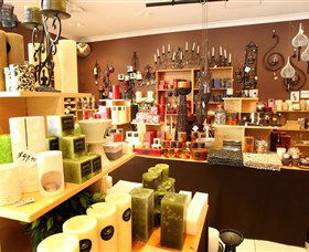 Hunter Valley Gardens Shopping Village - Attractions Melbourne 1
