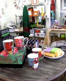 The Famous Tinonee Cafe And Gift Shop - Attractions Melbourne 0