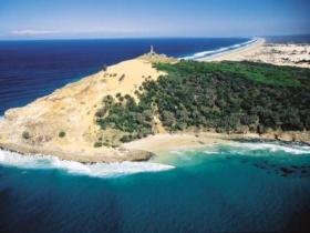 Moreton Island Lighthouse - Attractions Melbourne 1