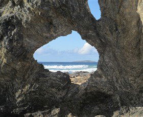 Glasshouse Rocks And Pillow Lava - Attractions Melbourne 0